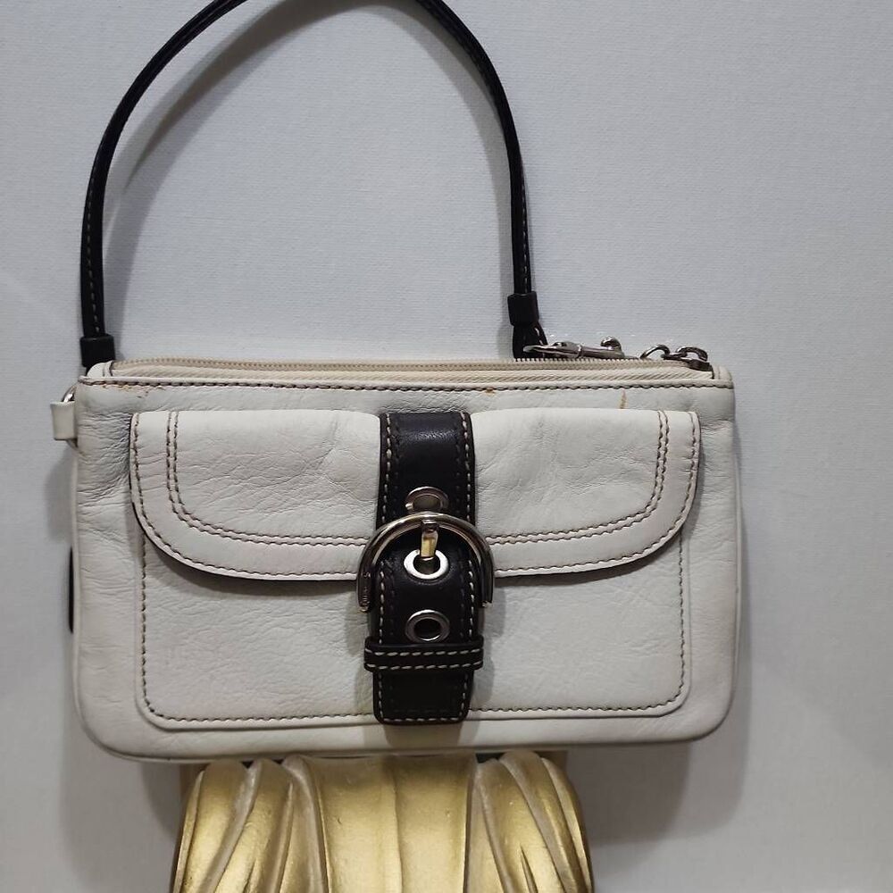 Coach Soho white leather buckle wristlet clutch bag. Y2K